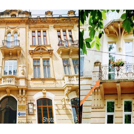 Family Apartments In Lviv Center With Balcony Ngoại thất bức ảnh